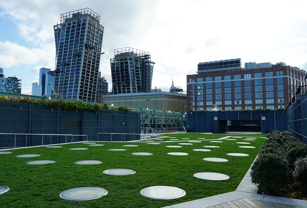 Free summer activities in NYC: Pier 57 rooftop park