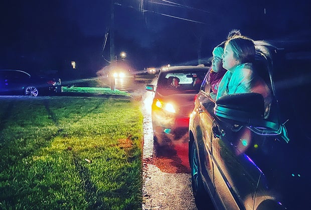 Christmas Activities and Christmas Crafts for Kids: Christmas light hunting