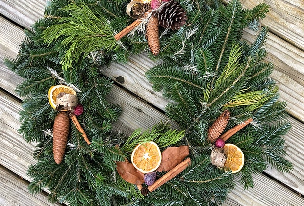 Christmas Activities and Christmas Crafts for Kids: Nature wreaths