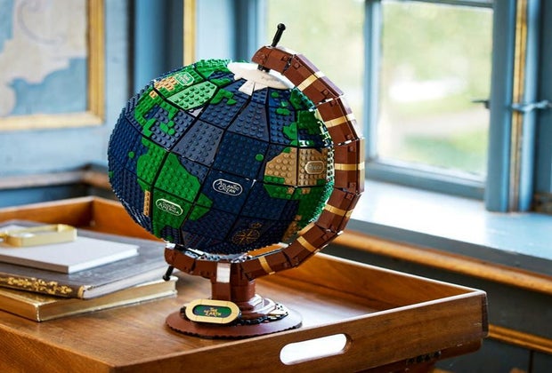 10 Reasons to Love February: The new LEGO Globe