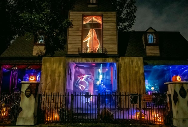 Free Haunted Houses and Halloween Displays: Rotten Apple 907
