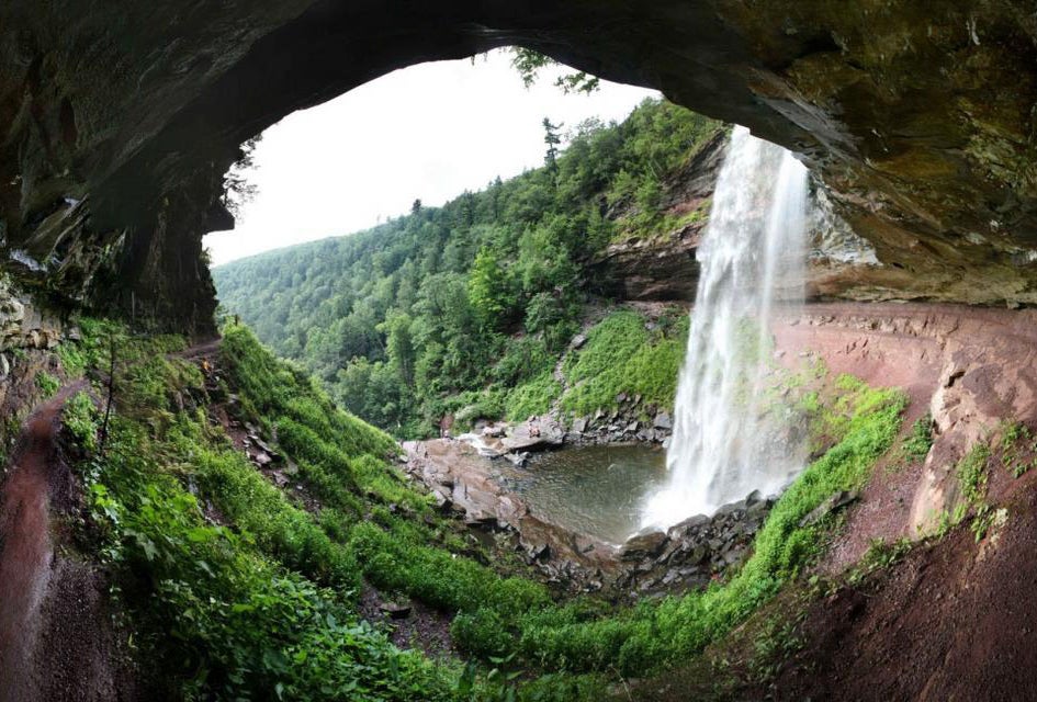 The breathtaking Kaaterskill Falls delights little ones.
