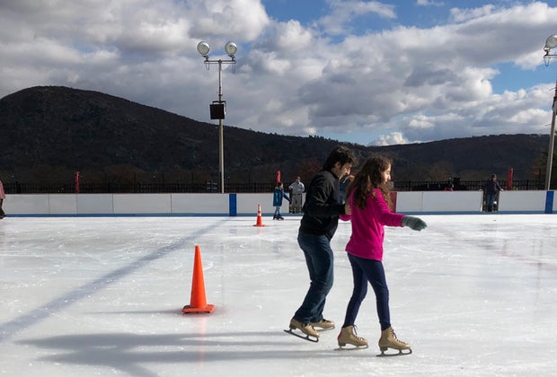 Bear Mountain Ice Rink: Outdoor Ice Skating near Westchester