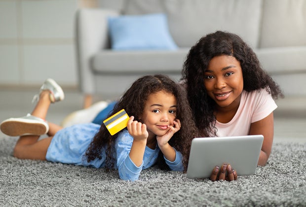 Best Debit Cards for Kids: Greenlight Debit Card, Chase Debit Card, and Others Teach Kids Financial Literacy