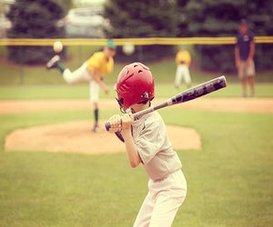 Batter up! There are classes for kids of all ages and interests in Chicago.