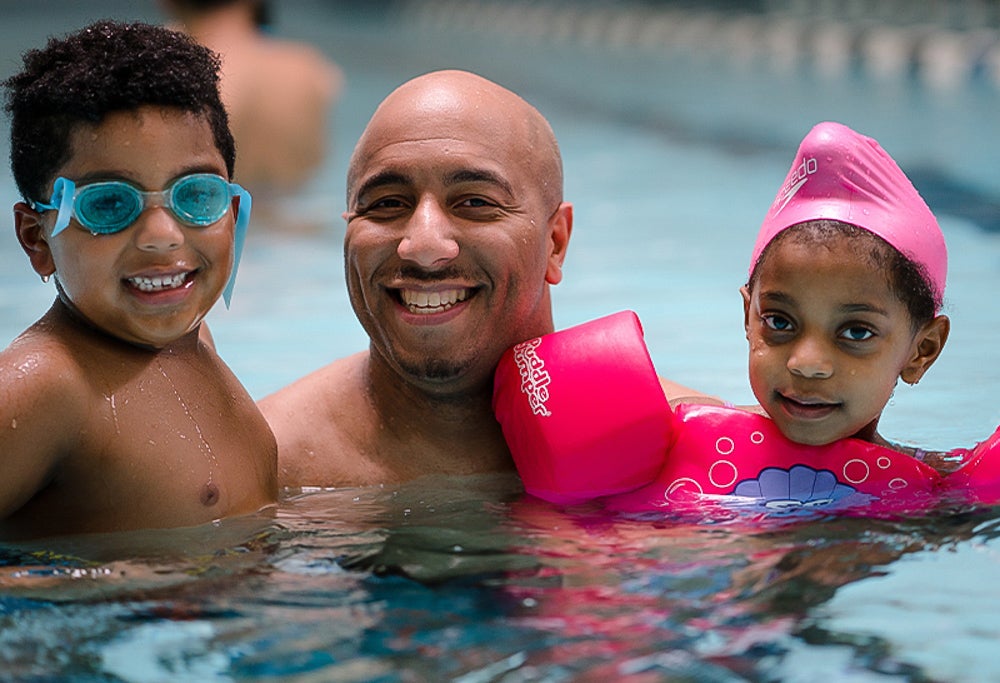 Indoor Pools with Drop-In Family Swim Times in Boston | Mommy Poppins