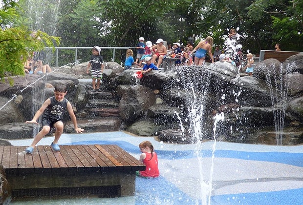 Brooklyn Bridge Park's WaterLab is one of our favorite playgrounds in NYC