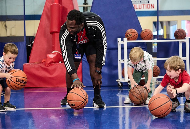Chelsea Piers Field House Brooklyn: kids learning basketball skills