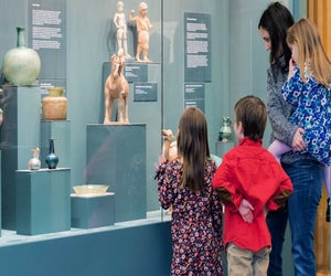 Family Gallery Tour. Photo courtesy of the Bruce Museum