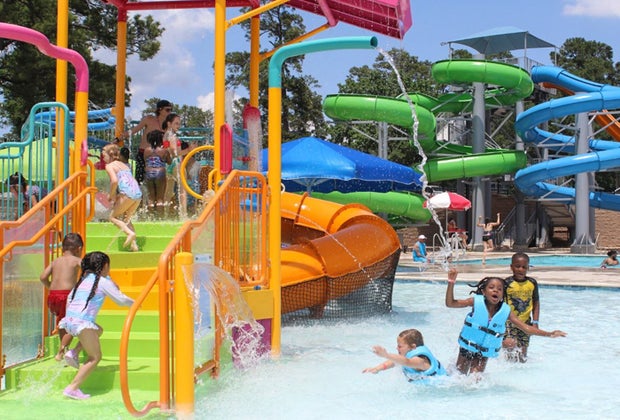 Swimming birthday parties in Houston: Conroe Aquatic Center