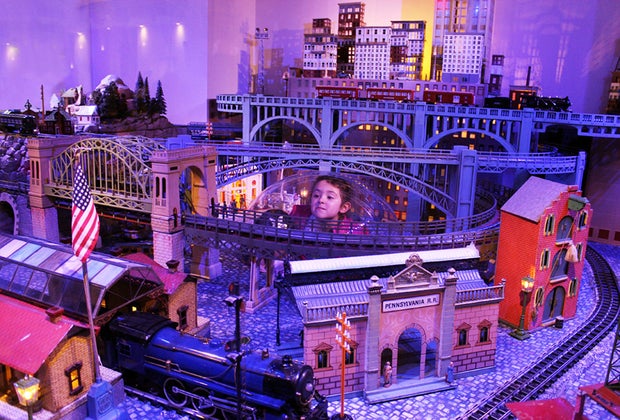 Train museums, train shows, and train rides near NYC: New-York Historical Society's Holiday Express