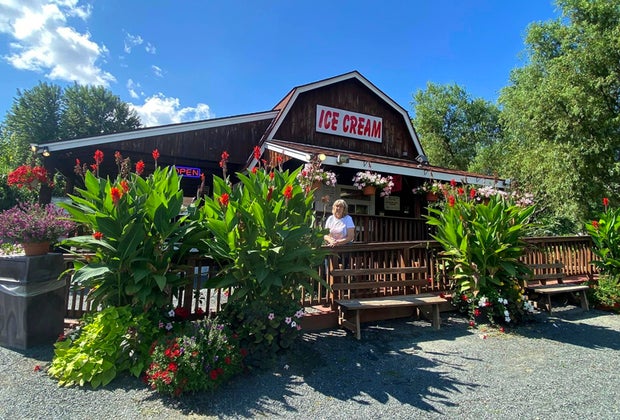 Farms with Family Entertainment in Hartford County Bloom Hill Farm