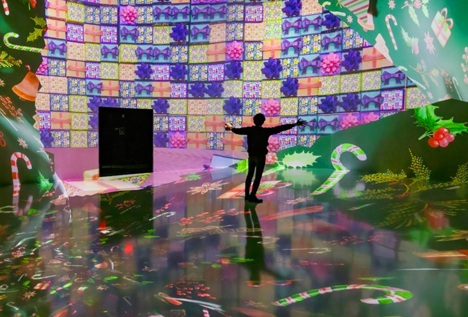 Experience Tingle Bells at ARTECHOUSE. Photo courtesy of ARTECHOUSE