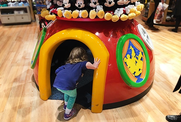 Stores where kids can play for free in NYC: Disney Store