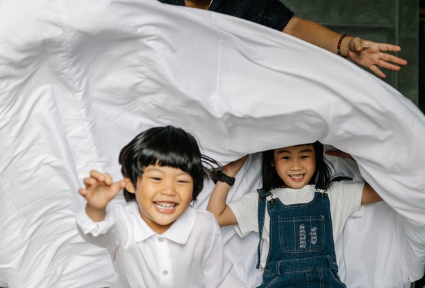 Exercise Games: Play parachute