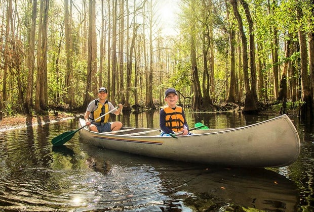 Fun Things To Do with Dad on Father's Day 2022: Go canoeing