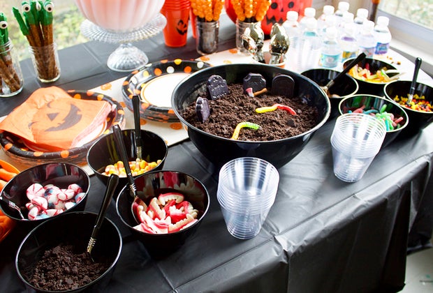 Halloween Activities for Kids: Graveyard Pudding Bar