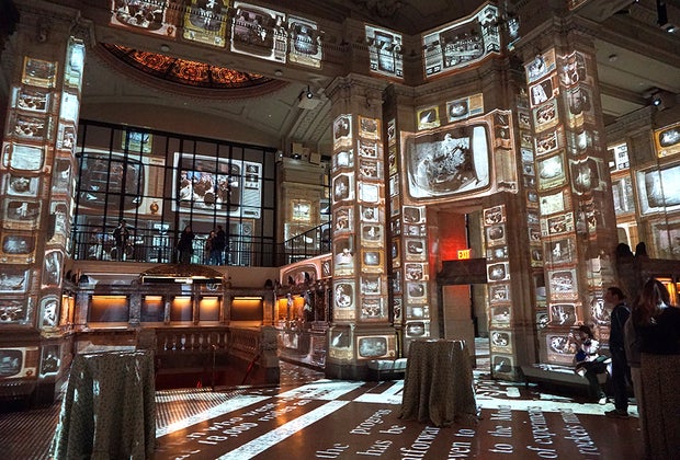 Immersive NYC museums: Hall des Lumieres