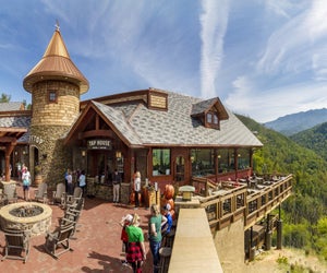 Enjoy rides and attractions at the Anakeesta mountaintop theme park. Photo courtesy of Anakeesta