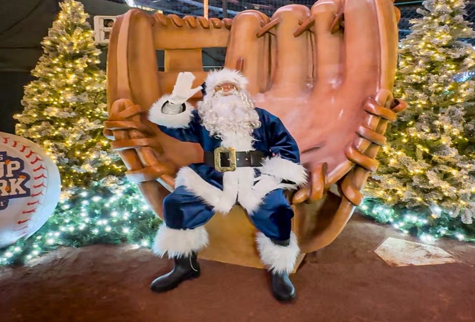 A baseball-themed light park and Santa! Photo by the author. 
