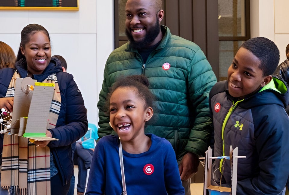 Build your own structures together at Chicago Architecture Center's Family Day. Photo by Anna Munzesheimer