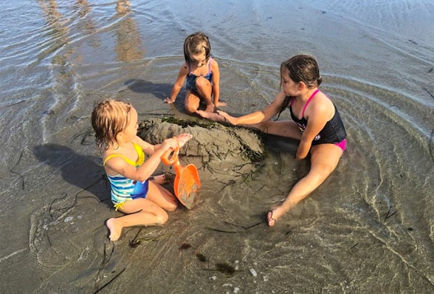 Image of children at beach - Connecticut Area Beaches