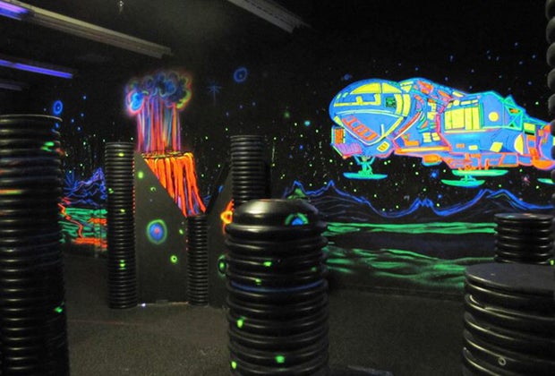 Laser tag arenas in NYC: Funtopia USA