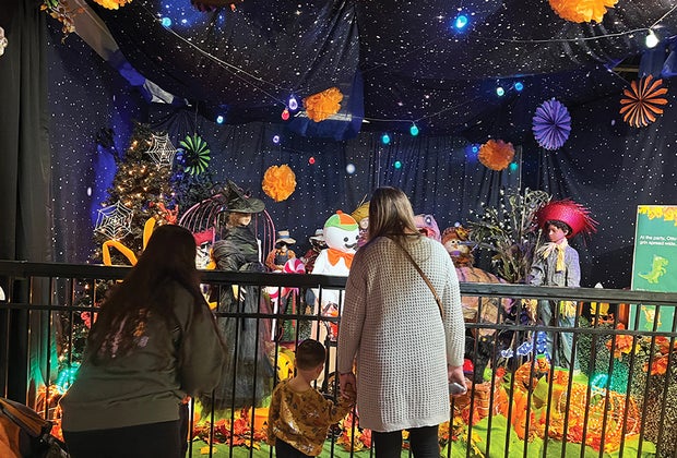 Hicks Nurseries: Otto the Ghost at the Fall Festival