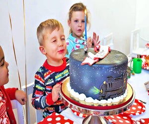  Little Lovage helps plan custom themes for indoor party magic.