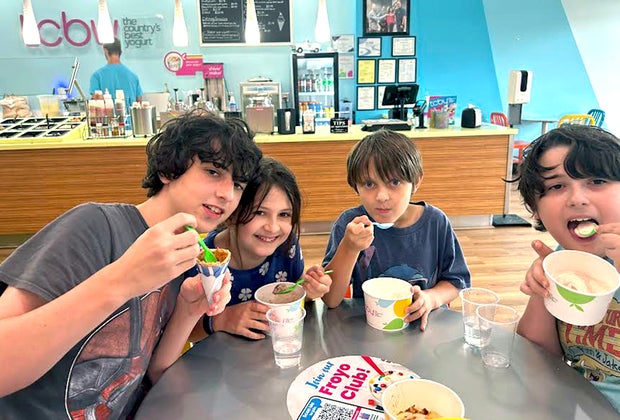 Kids eating frozen yogurt at TCBY: Peachtree City with Kids