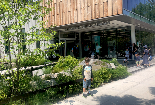 Greenpoint, Brooklyn with kids: Greenpoint Library
