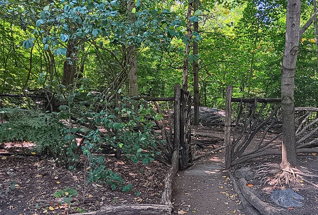 Hidden gem in NYC: Entrance to the Hallett Nature Sanctuary