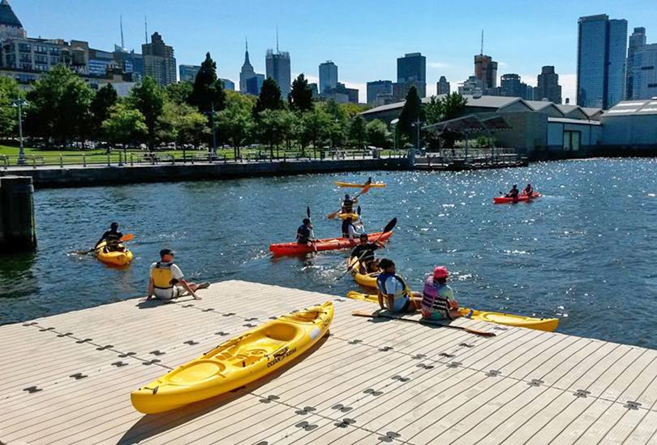 Kids can join parents for kayaking in NYC at Hudson River Park. Photo courtesy the Manhattan Community Boathouse