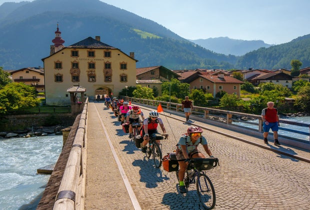 Mission trips for teens: Apogee Adventures Summer Service