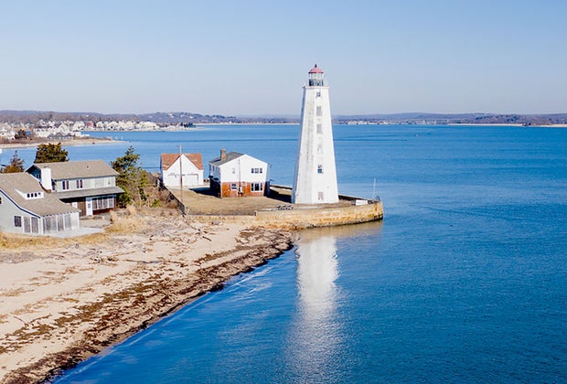 Best Beach Towns for a Weekend Getaway near NYC: Lynde Point Lighthouse in Old Saybrook