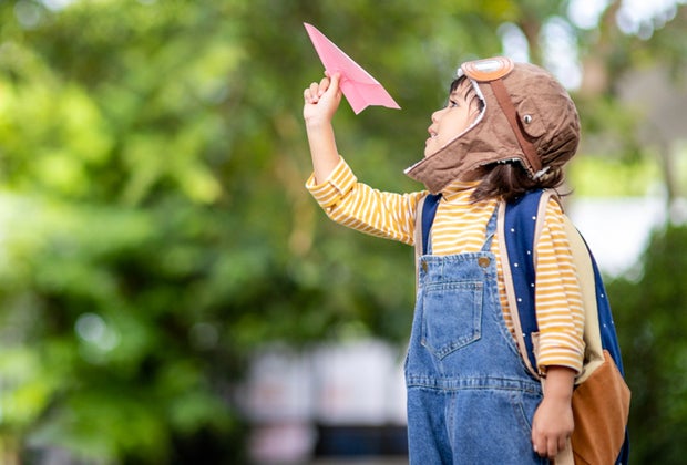 How to make paper airplanes, fun activities for kids, aerodynamic experiments