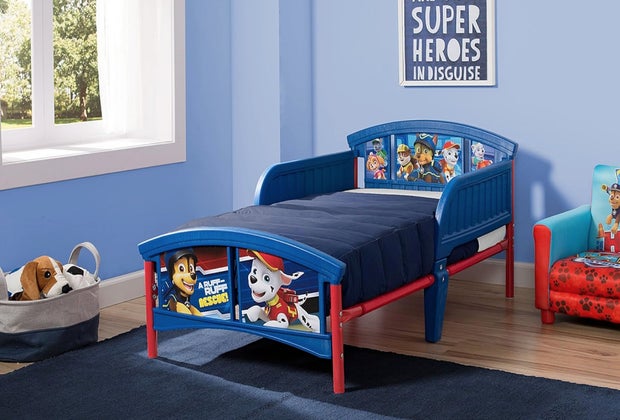 Best Toddler Beds: Delta Children Plastic Toddler Bed