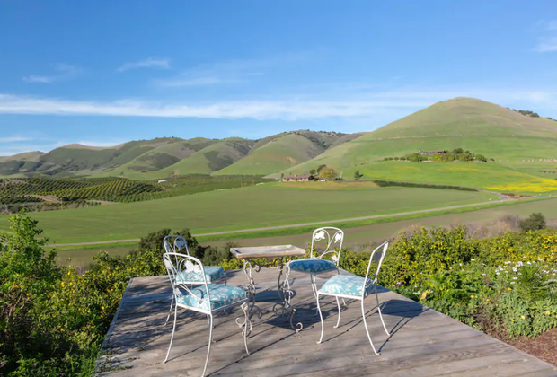 California Vacation Home Rentals for Families:Pick fruits and see peacocks at this farm stay.
