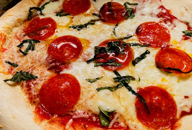 Quick Pizzas & Pizza Dough Recipes for Family Night: Pepperoni night!