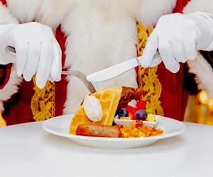 Santa visits KOP for breakfast. Enjoy story time with Santa, face painting, a balloon artist, and delicious food. Photo courtesy of Neiman Marcus