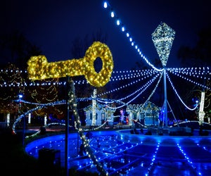 The free Electrical Spectacle Light Show runs through February 26th at Franklin Square. Photo by Jeff Fusco