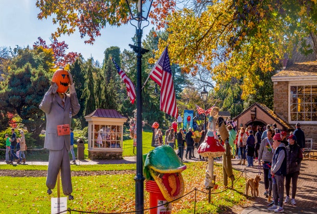 Scarecrows in the Village at Peddler's Village: 100 Free Fun Things To Do in Philly with Kids