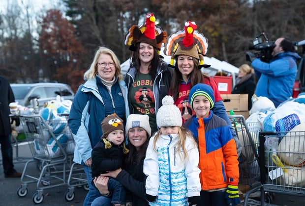 Image of group donating food - Holiday Volunteering Opportunities for Kids and Families in Connecticut