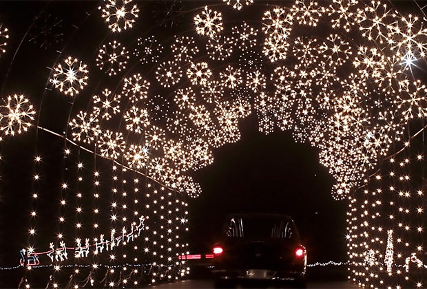 Holiday lights drive-thrus near NYC: Riverhead Holiday Light Show