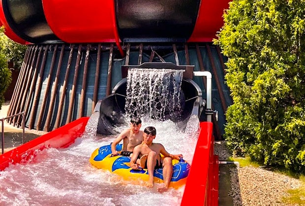 Photo of Dragon's Den waterslide at Water Country