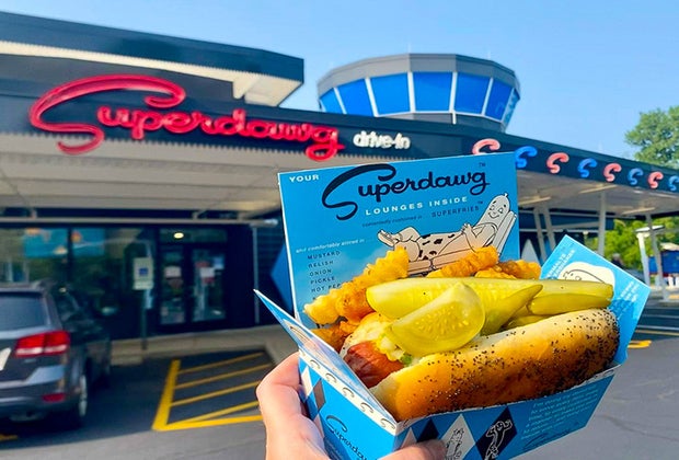 20 Roadside Attractions Near Chicago You Must See Superdawg Chicago