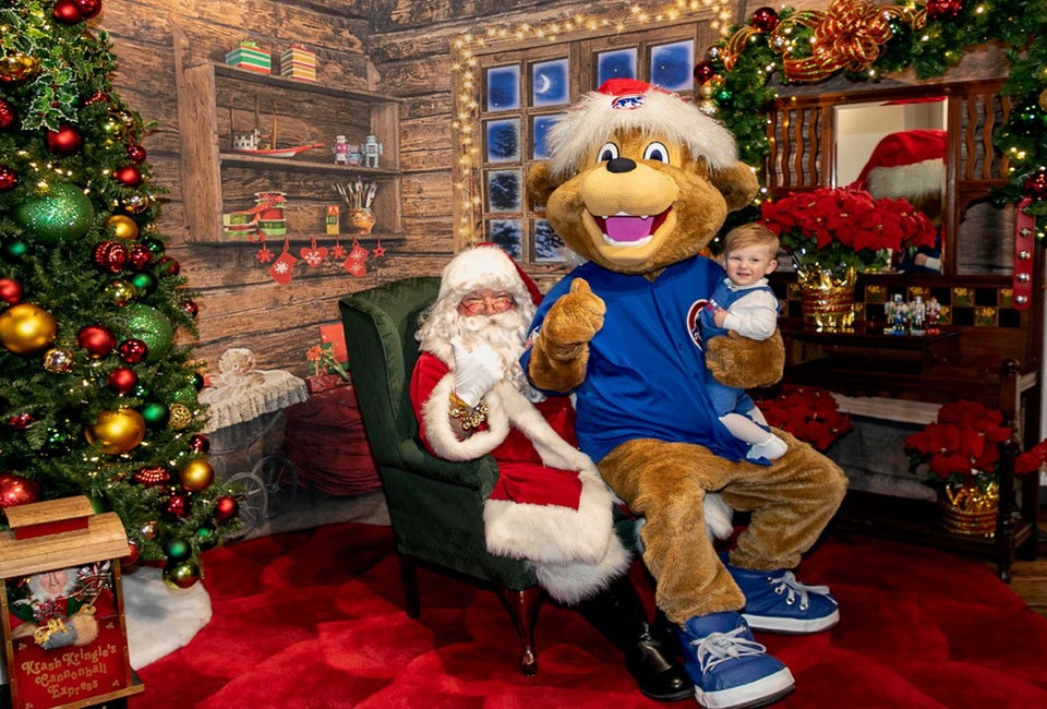 Looking for pictures with Santa in Chicago this holiday season? We have a whole list. Photo courtesy of Gallagher Way Chicago