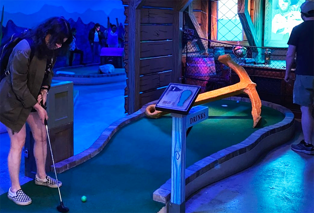 Mini golf in NYC Shipwrecked Miniature Golf