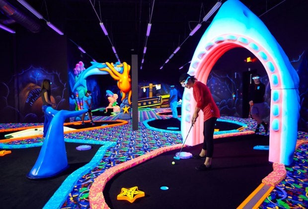 Indoor golf is great for those cold or rainy days in Chicago. Photo courtesy of Scene 75