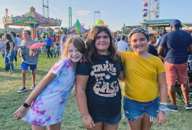 Find big fun at Connecticut Summer Fairs and Festivals in 2025! Norwalk Seaport Association's Oyster Festival, photo by Ally Noel for Mommy Poppins.